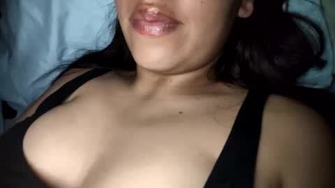Snapshot of babyymango_ chatting on February 18, 9:53 pm Gisselle online show from February 18, 9:53 pm