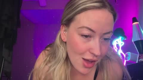 baddiejess618433 online show from February 23, 5:28 am