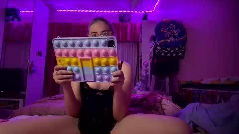 baddieprettypussy online show from May 19, 7:37 am
