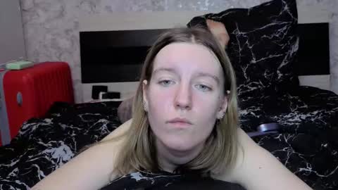 holly online show from November 20, 3:57 pm