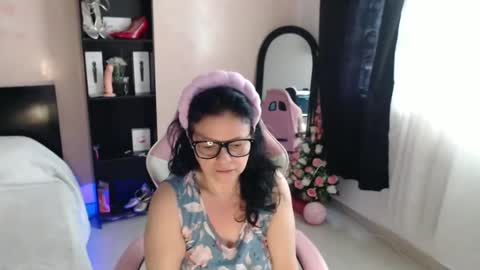 sandra online show from February 17, 1:11 pm