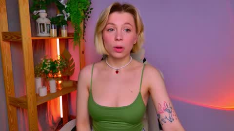 Elly online show from February 17, 3:39 am