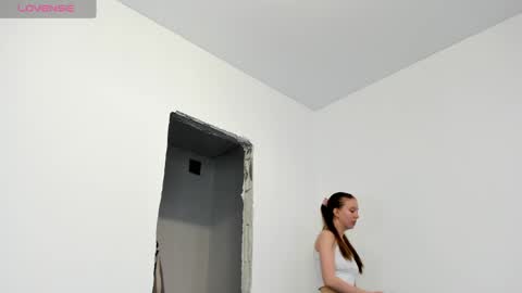 Kira online show from April 21, 1:29 pm