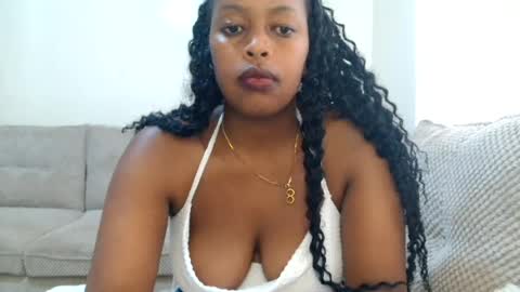 bambi_e online show from July 11, 9:20 am