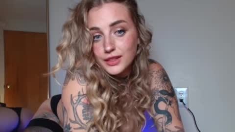 Snapshot of bambidear420 chatting on September 21, 5:06 am Bambi online show from September 21, 5:06 am