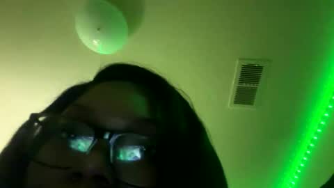 bambii122 online show from December 1, 11:18 pm