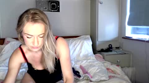 Totty  Nutty online show from December 15, 1:00 pm