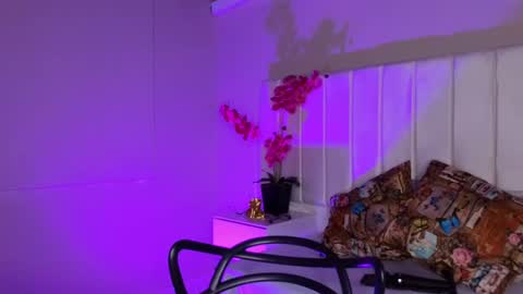 Snapshot of barbara_portman chatting on February 20, 7:41 pm Barbara online show from February 20, 7:41 pm