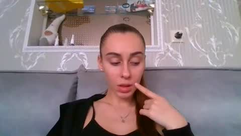 Snapshot of barbie_giirls_ chatting on February 25, 10:15 am Kate online show from February 25, 10:15 am