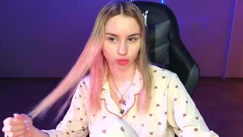 Eva online show from March 1, 12:12 pm