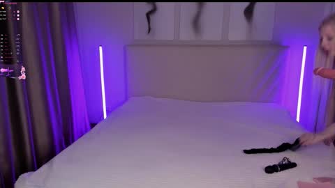  Emma online show from March 15, 9:50 pm