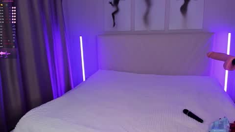 Snapshot of barbielina_ chatting on October 19, 9:06 pm Emma online show from October 19, 9:06 pm