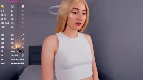 Mia online show from June 27, 2:12 pm