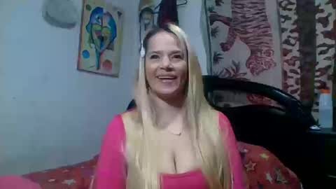 Snapshot of barby_88 chatting on October 15, 8:22 pm barby online show from October 15, 8:22 pm