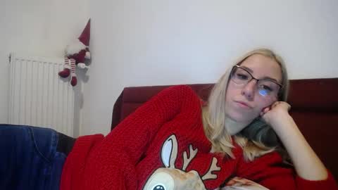Snapshot of barelylegalblondy chatting on January 10, 2:34 pm Lena online show from January 10, 2:34 pm