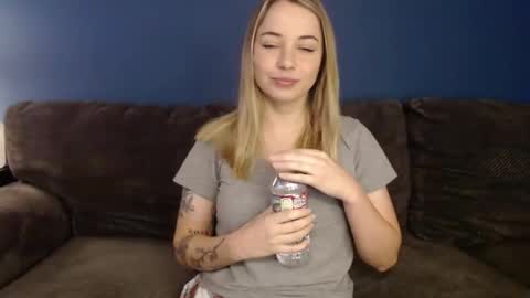 bbgirlnextdoor online show from November 10, 7:20 pm