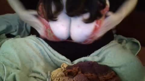Snapshot of bbw420247365 chatting on December 13, 12:09 am Ask online show from December 13, 12:09 am