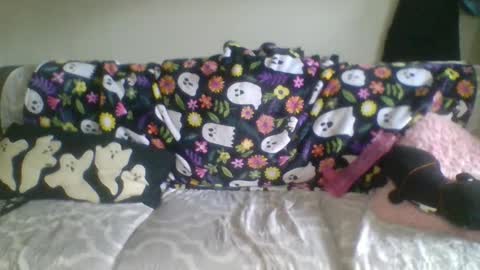 pixie online show from October 12, 6:10 pm