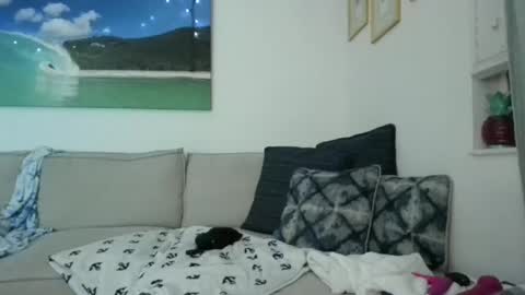 Emma online show from March 31, 5:40 am