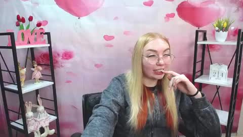 BeatriceFlyy online show from April 25, 1:41 pm