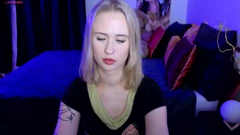 Snapshot of beauty_sashaxx chatting on October 19, 6:32 pm beauty Sasha online show from October 19, 6:32 pm