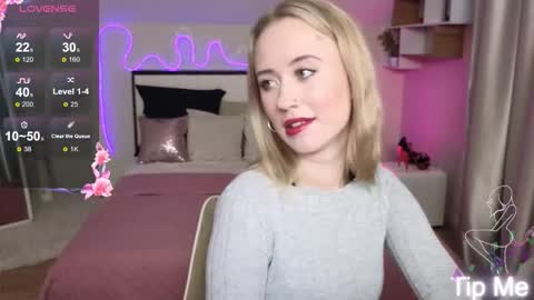 Snapshot of beauty_sashaxx chatting on October 15, 2:30 pm beauty Sasha online show from October 15, 2:30 pm