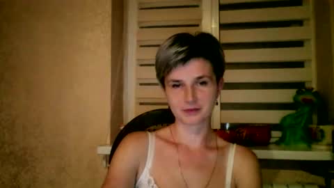 Snapshot of beautyksenia chatting on October 21, 8:35 pm BeautyKsenia online show from October 21, 8:35 pm