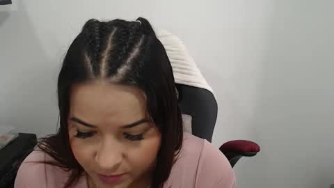 Snapshot of beautyykarol chatting on October 23, 4:57 pm beautyykarol online show from October 23, 4:57 pm