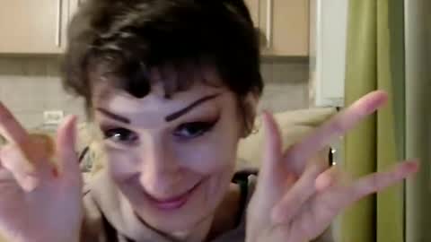 Raluca online show from November 18, 3:46 pm