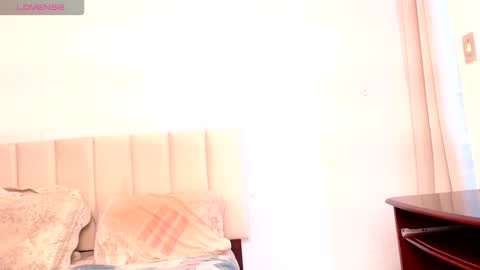 Jennifer online show from February 19, 2:44 am