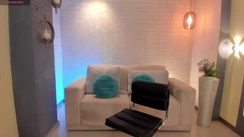 Am Becca online show from March 21, 8:03 pm