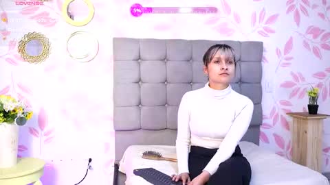 Snapshot of beccamilanni chatting on October 1, 1:27 pm beccamilanni online show from October 1, 1:27 pm