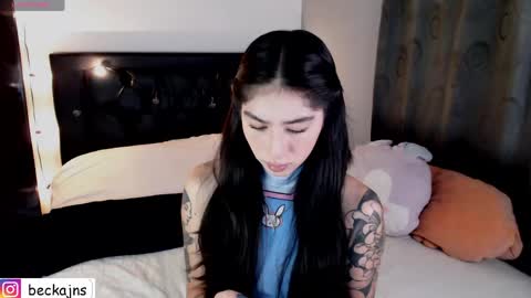 Marzhie online show from May 8, 3:54 am