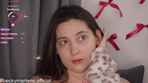 BeckyMartens come join me on    while im offline here  online show from February 20, 3:16 am