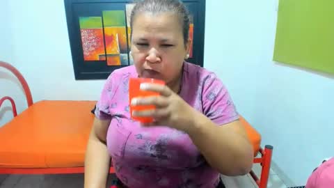 Snapshot of beckyummys chatting on February 6, 12:15 pm beckyummys online show from February 6, 12:15 pm