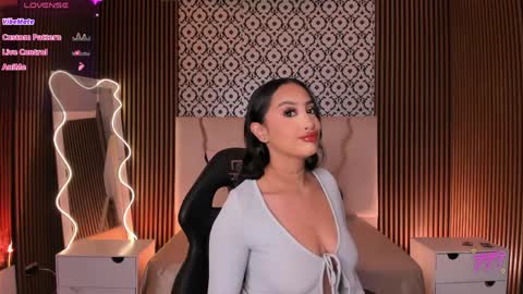 BELLA online show from April 4, 12:04 pm