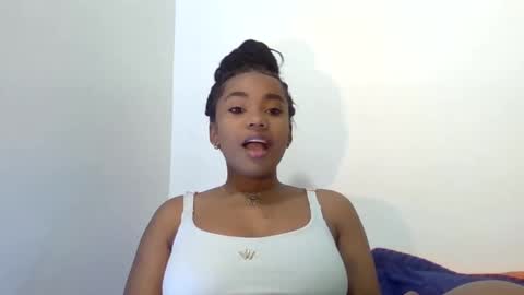 Snapshot of behla_rouseh chatting on March 9, 10:41 pm Behla Rouseh online show from March 9, 10:41 pm