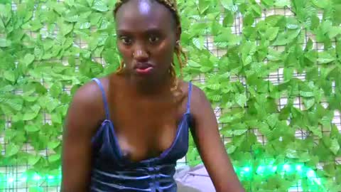 Snapshot of beib_love chatting on September 19, 4:33 am beib_love online show from September 19, 4:33 am