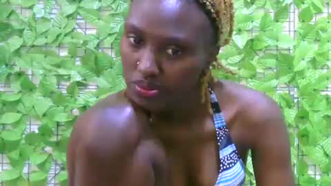 Snapshot of beib_love chatting on September 23, 6:00 am beib_love online show from September 23, 6:00 am