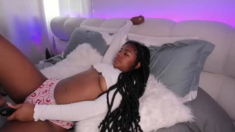 Snapshot of belkis_mills chatting on December 18, 2:06 pm Belkis online show from December 18, 2:06 pm