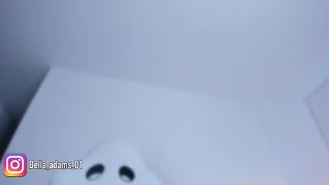 isabella online show from November 5, 12:49 am