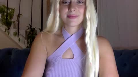 bella_bubble online show from November 3, 11:20 pm