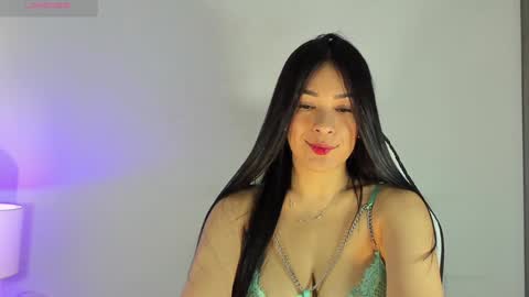 Laura online show from December 5, 2:42 am