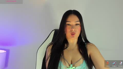 Laura online show from December 18, 3:37 am