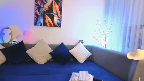 Bella online show from March 16, 8:02 pm