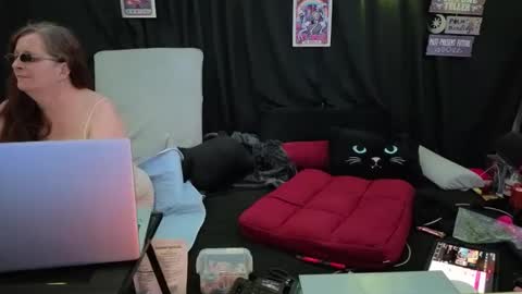 Bella James online show from November 19, 8:20 pm