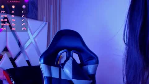 bella_martini_ online show from March 12, 1:25 pm