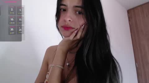 Snapshot of bella_musee chatting on December 30, 2:08 pm online show from December 30, 2:08 pm