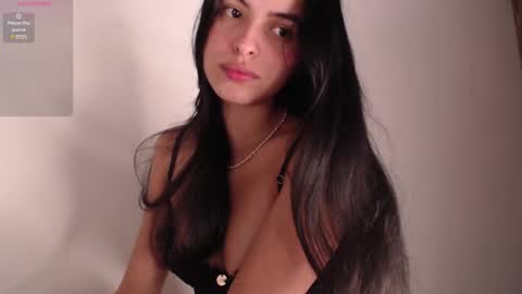 Snapshot of bella_musee chatting on February 28, 1:15 am online show from February 28, 1:15 am