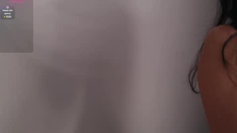 Snapshot of bella_musee chatting on February 11, 10:50 pm online show from February 11, 10:50 pm
